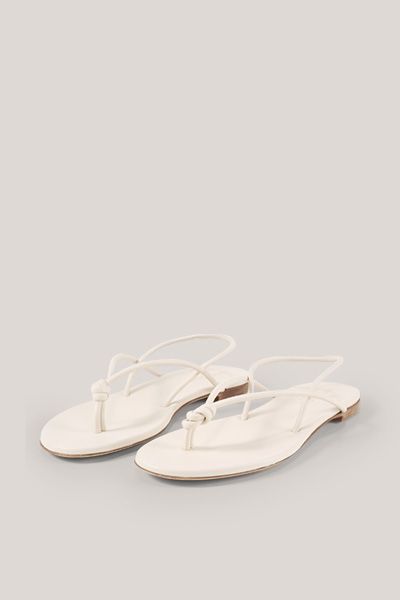 Windsor Ecru Zehentandale aus Lammnappaleder mit Knotendetail