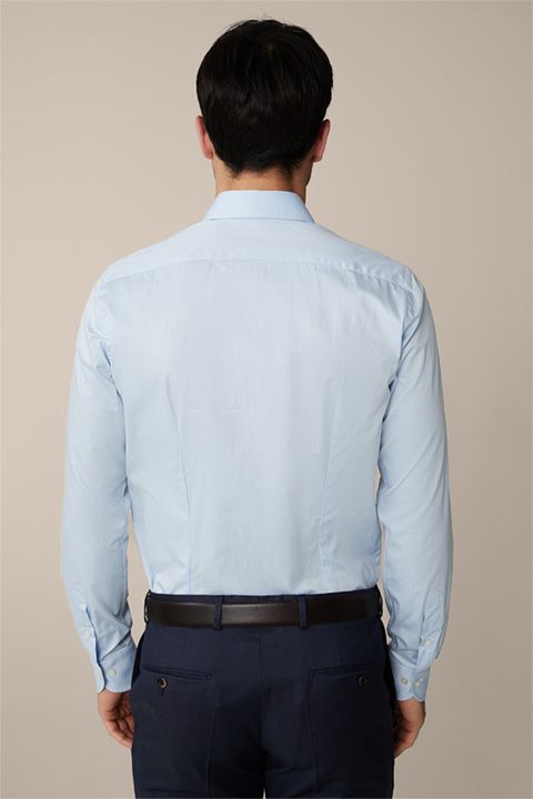 Klassisches hellblaues Baumwoll-Hemd