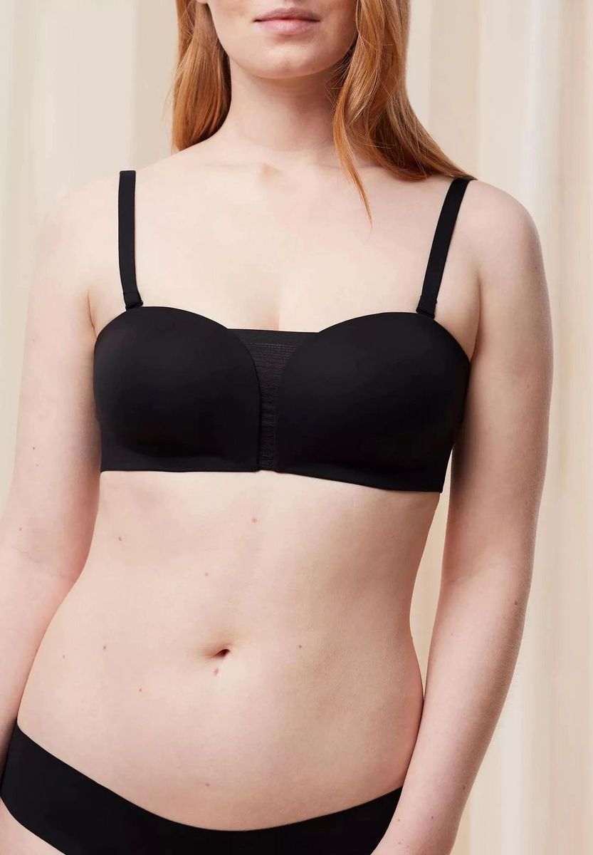 Nahtloser trägerloser wandelbarer BH mit Lift