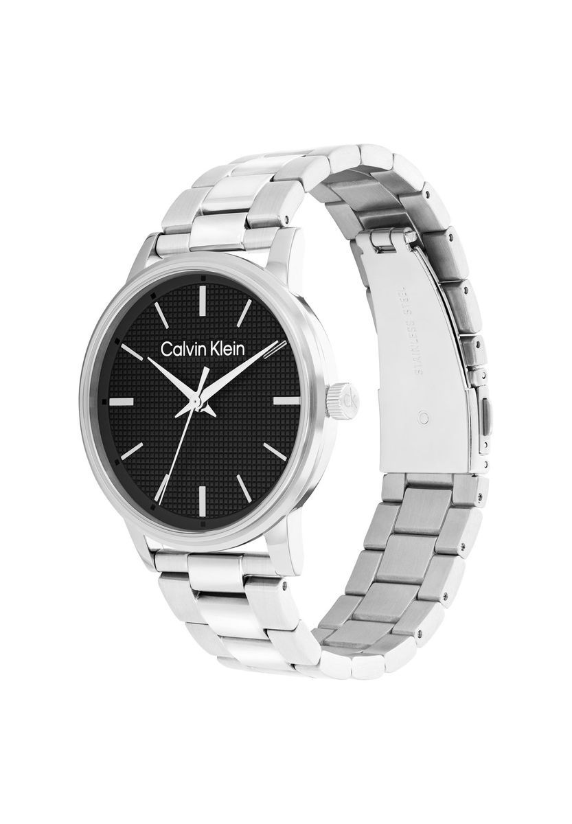 Klassische, minimalistische silberne Armbanduhr