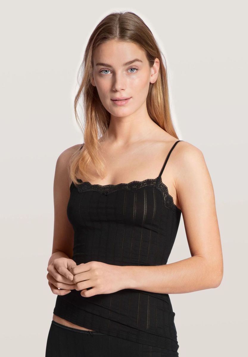 Spaghettitop mit Spitzendetail