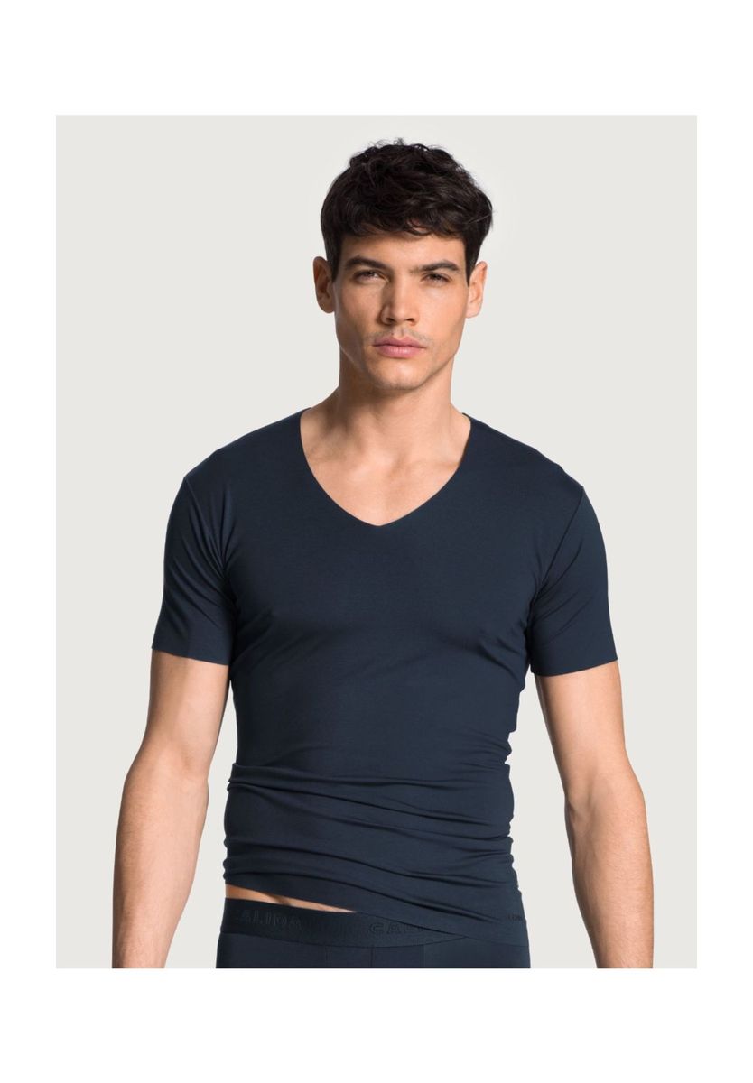 Clean Cut V-Ausschnitt T-Shirt