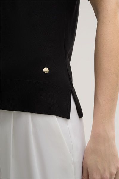 Marc Cain Schwarzes T-Shirt aus Lyocell-Baumwoll-Mischung, Rundhalsausschnitt, kurze Ärmel