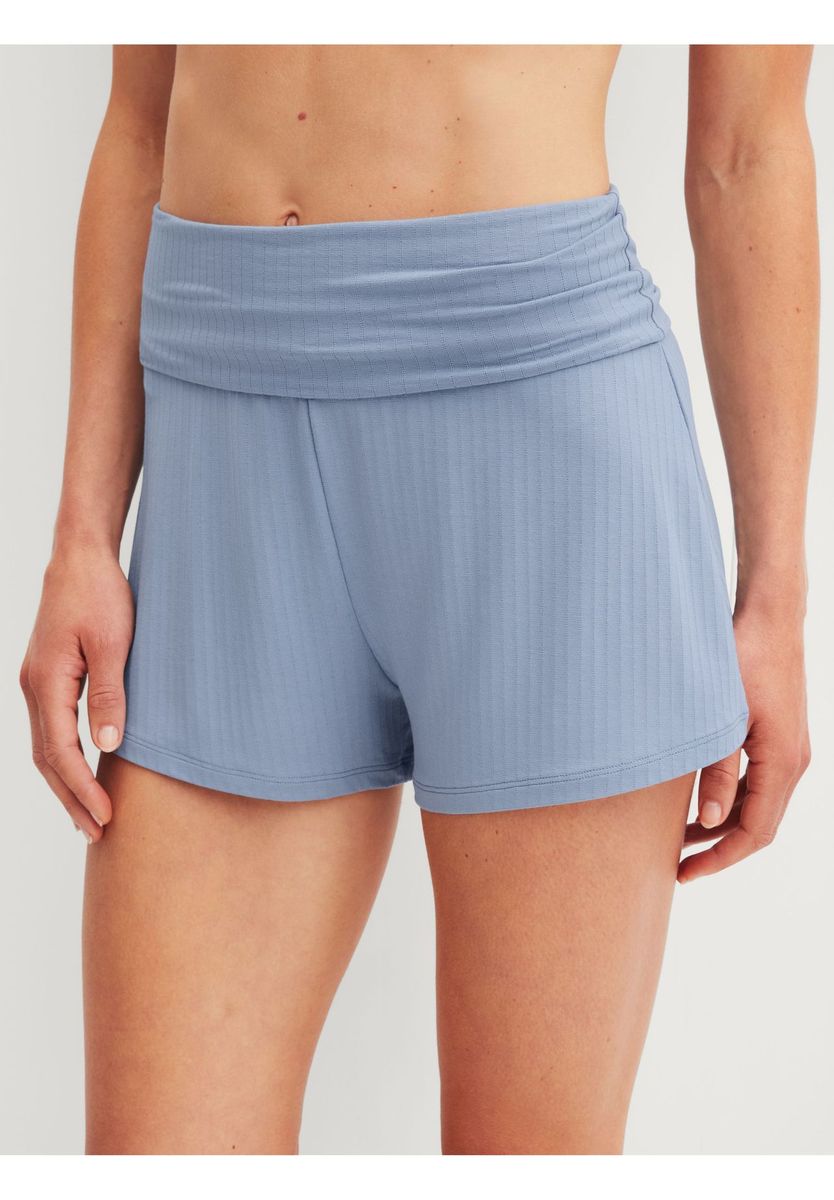 Hochgeschnittene, lockere Loungeshorts