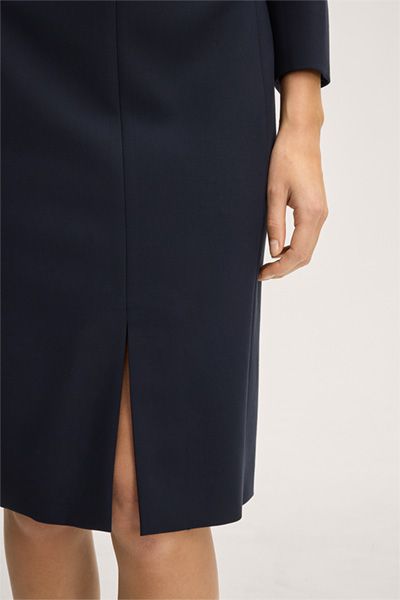 Windsor Crêpe Etuikleid mit V-Ausschnitt in Marineblau und langen Ärmeln