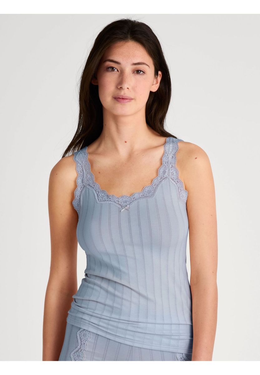 Geripptes Tanktop mit Spitzenbesatz