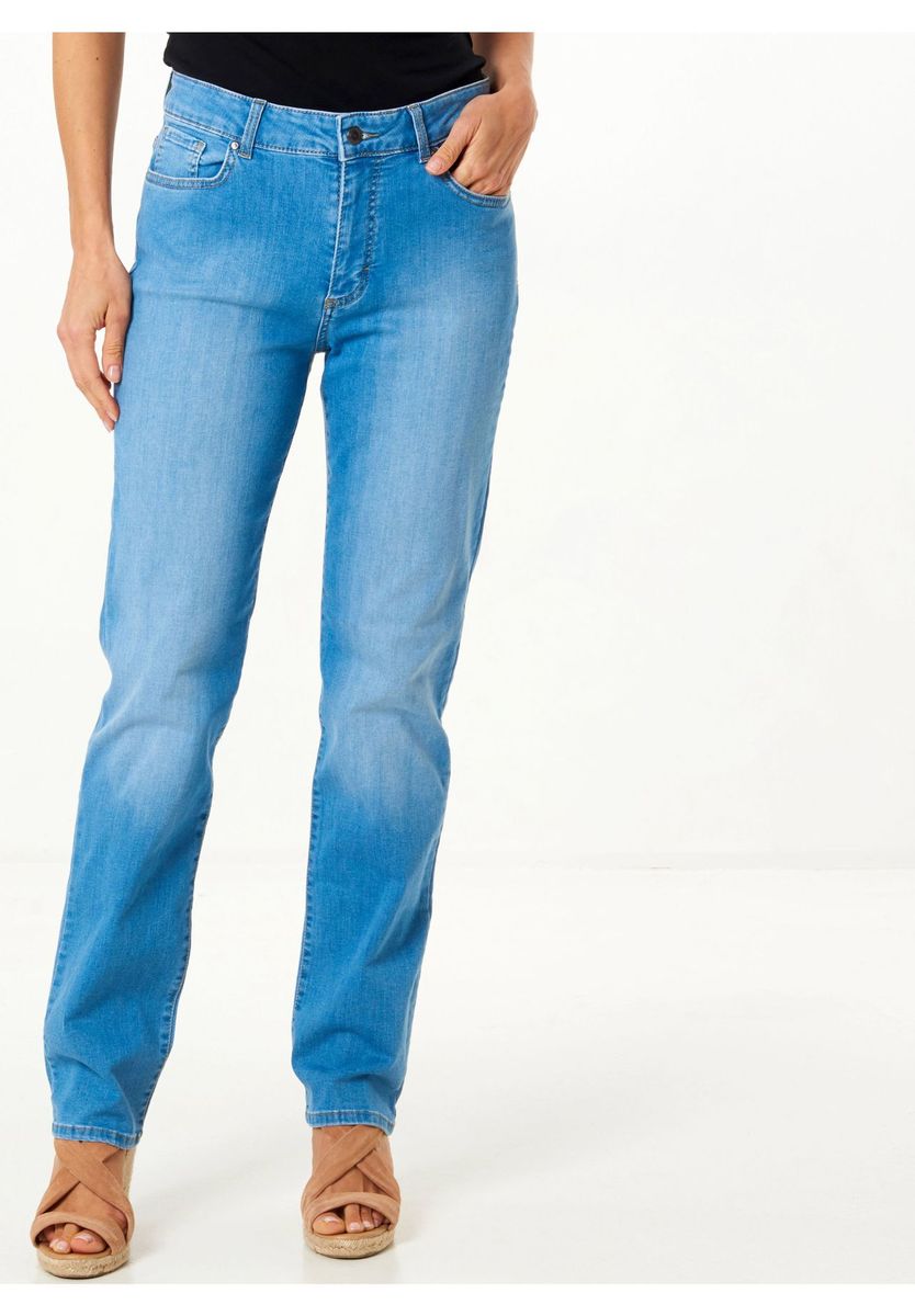 Gerade geschnittene Jeans aus mittelwasch Denim