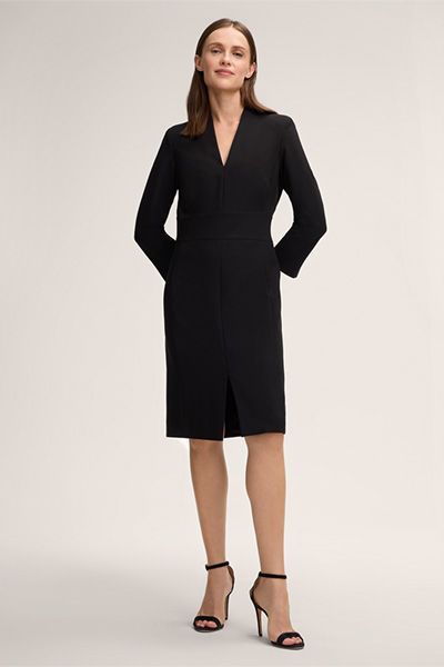 Elegantes schwarzes Crêpe-Etuikleid mit V-Ausschnitt und 3/4-Ärmeln