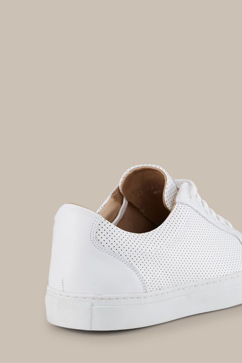 Ludwig Reiter Flat Tennis Sneaker aus weißem perforiertem Leder, Unisex