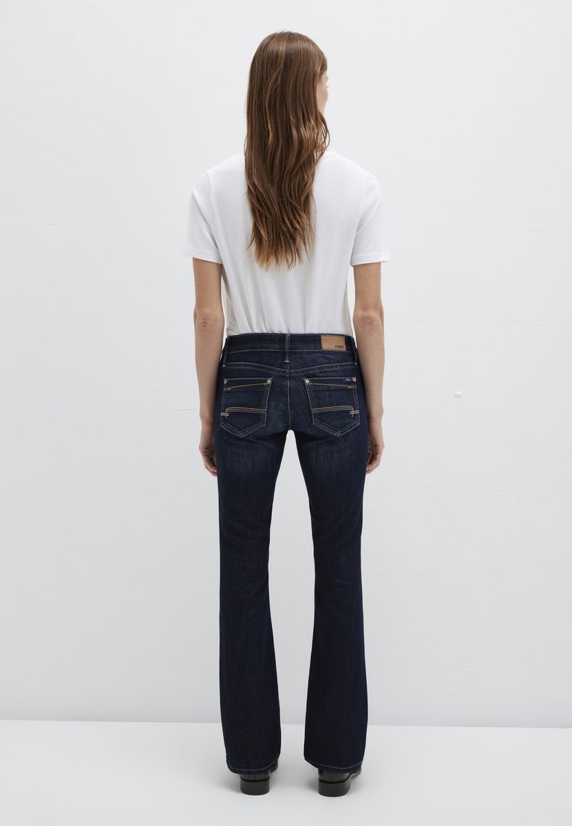 Dunkle Bootcut Jeans aus Denim