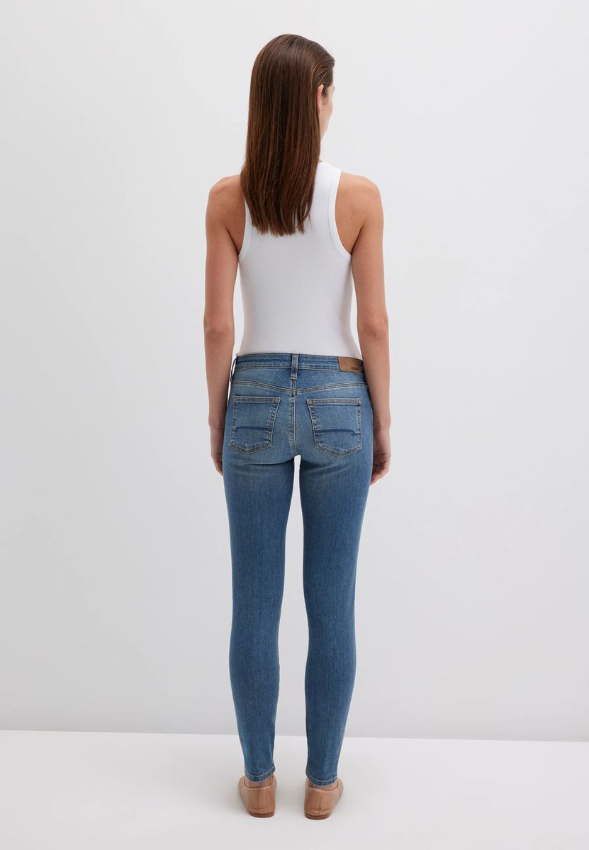 Dunkle Bootcut Jeans aus Denim