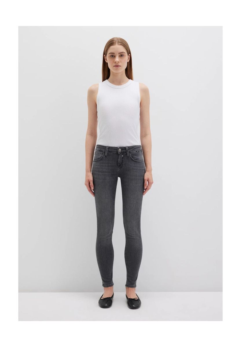 Schmal geschnittene graue Jeans