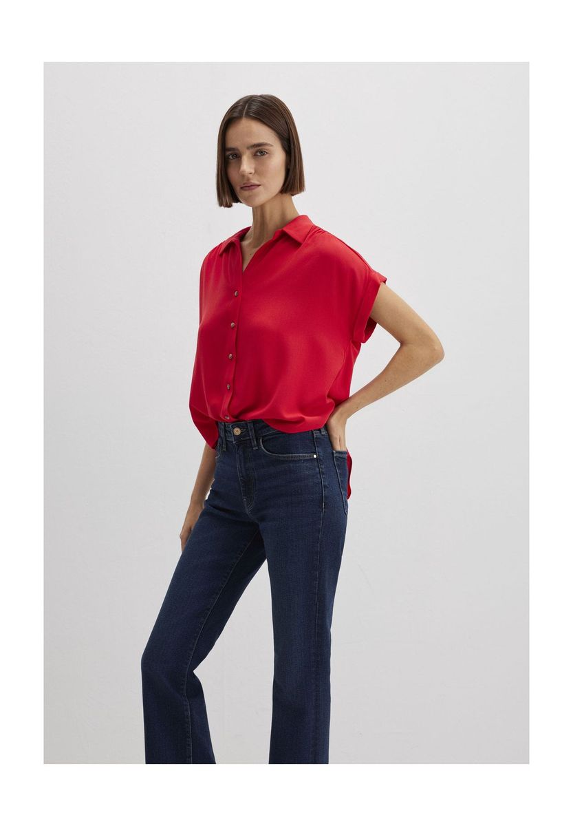 Klassische kurzärmlige Knopfbluse