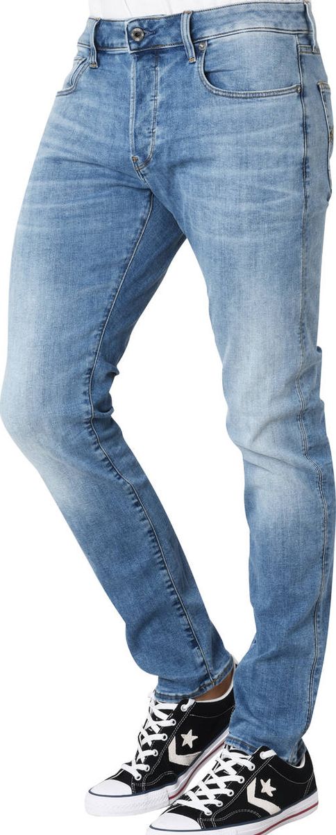 Schmal geschnittene Jeans mit Waschung