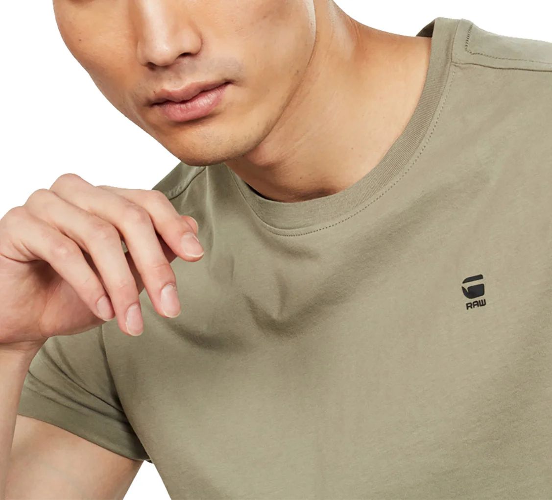 Lässiges Rundhalsshirt mit abgerundetem Saum