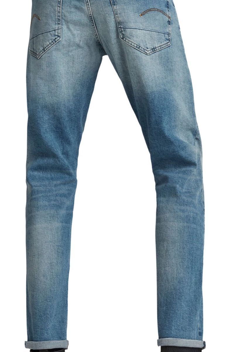 Moderne, gerade, schmal zulaufende Jeans