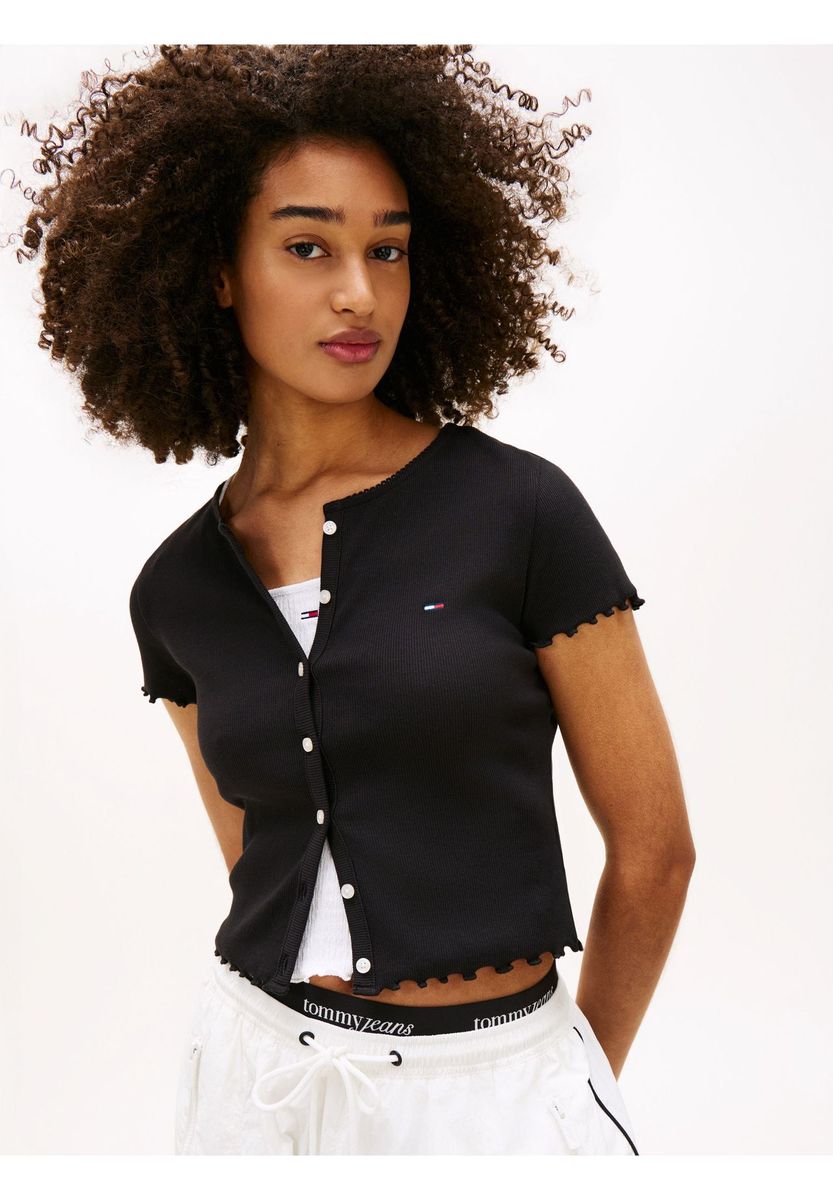 Geripptes Strickoberteil mit Knopfleiste