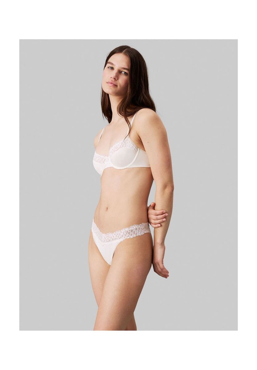 Zarter String-Tanga mit Spitzendetail