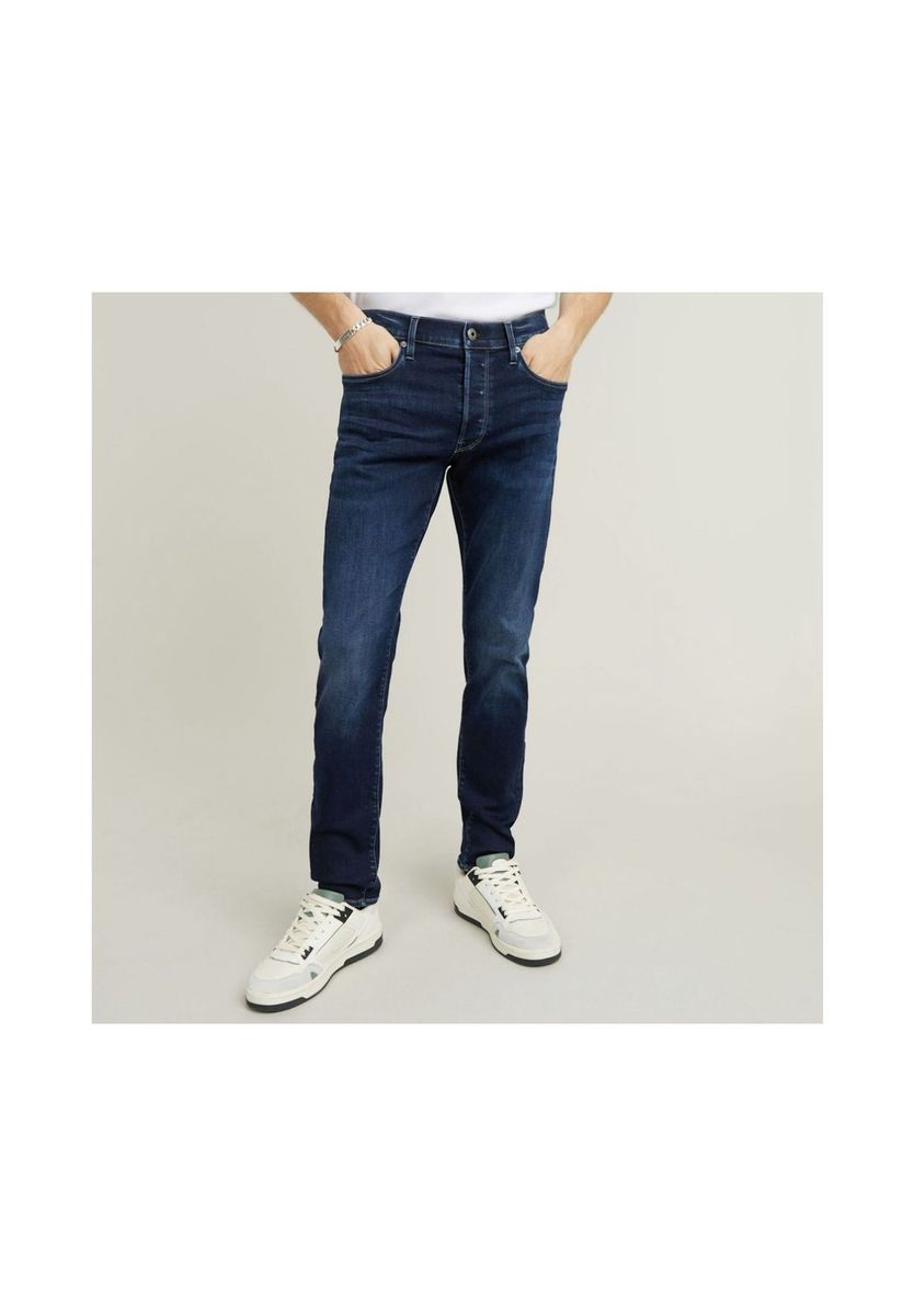 Schmal geschnittene Jeans mit dunkler Waschung