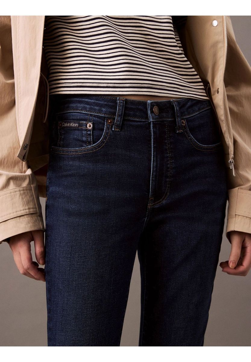 Dunkelwasch-Jeans mit schmaler Passform