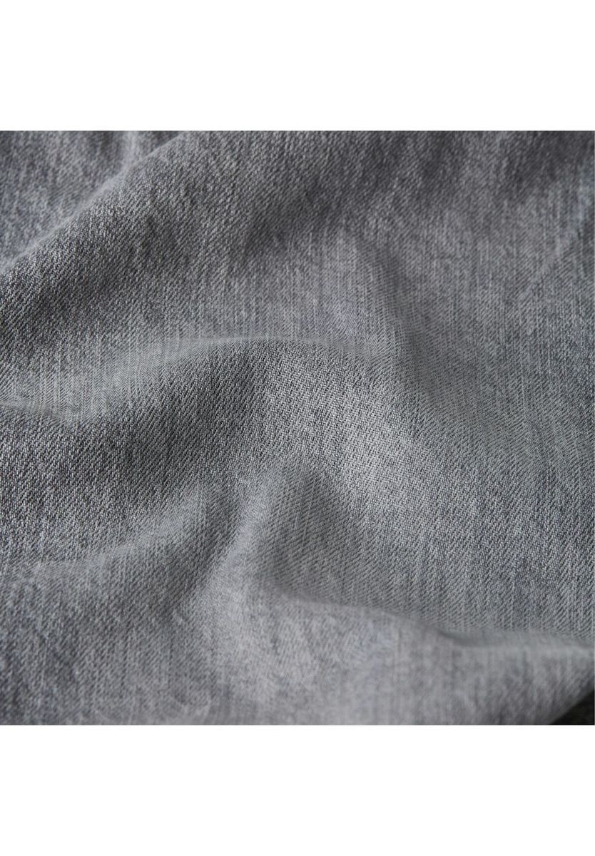 Gerade geschnittene Jeans in verwaschenem Grau