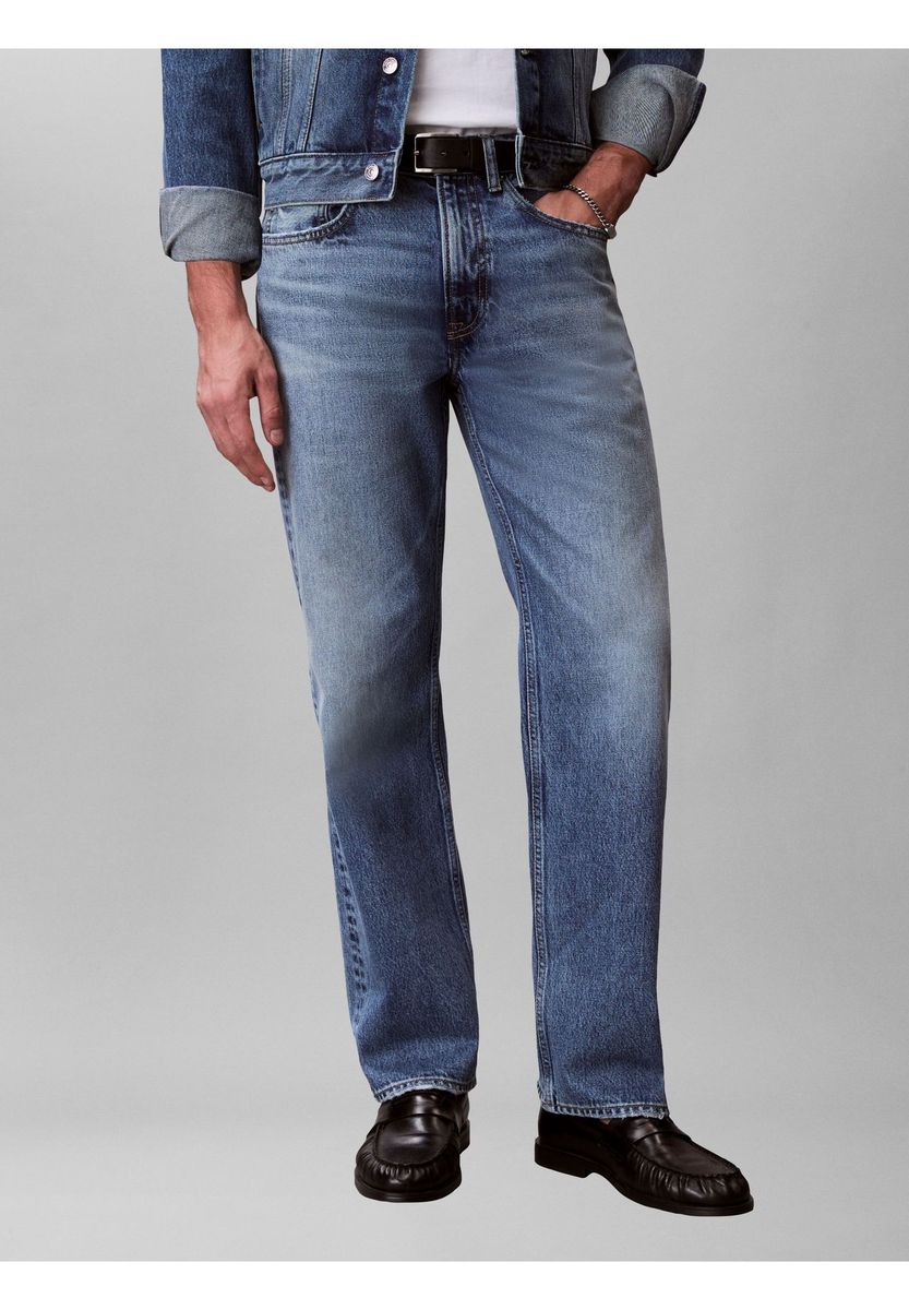 Gerade geschnittene Jeans mit lockerer Passform