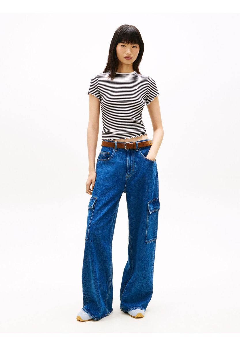 Gestreiftes, figurbetontes Shirt mit Rüschensaum