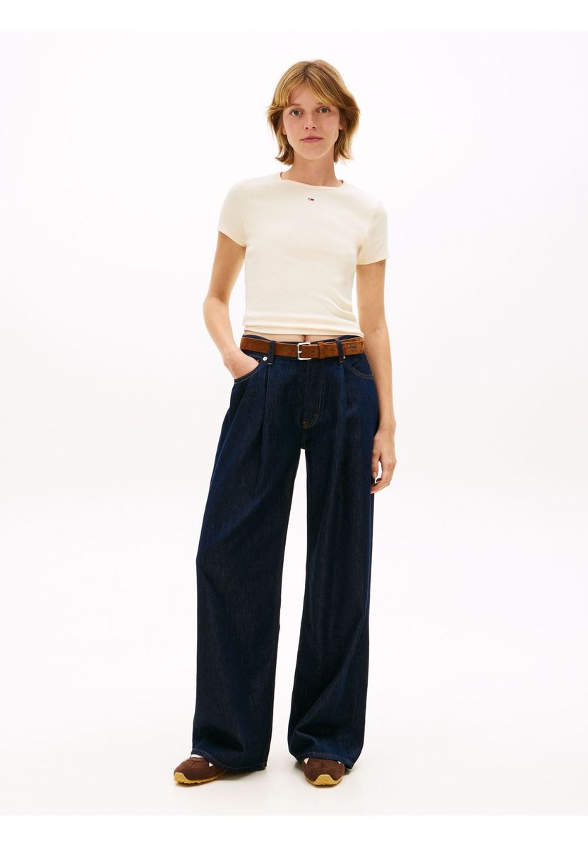 Figurbetontes geripptes Strick-T-Shirt mit Logo