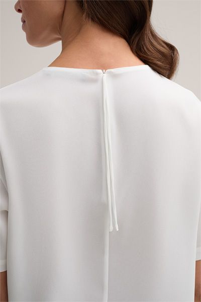 Crêpe Kurzarmbluse in Ecru mit Rundhalsausschnitt