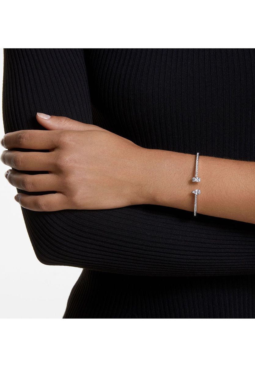 Kristallverzierter offener Armreif mit gemischten Schliffen