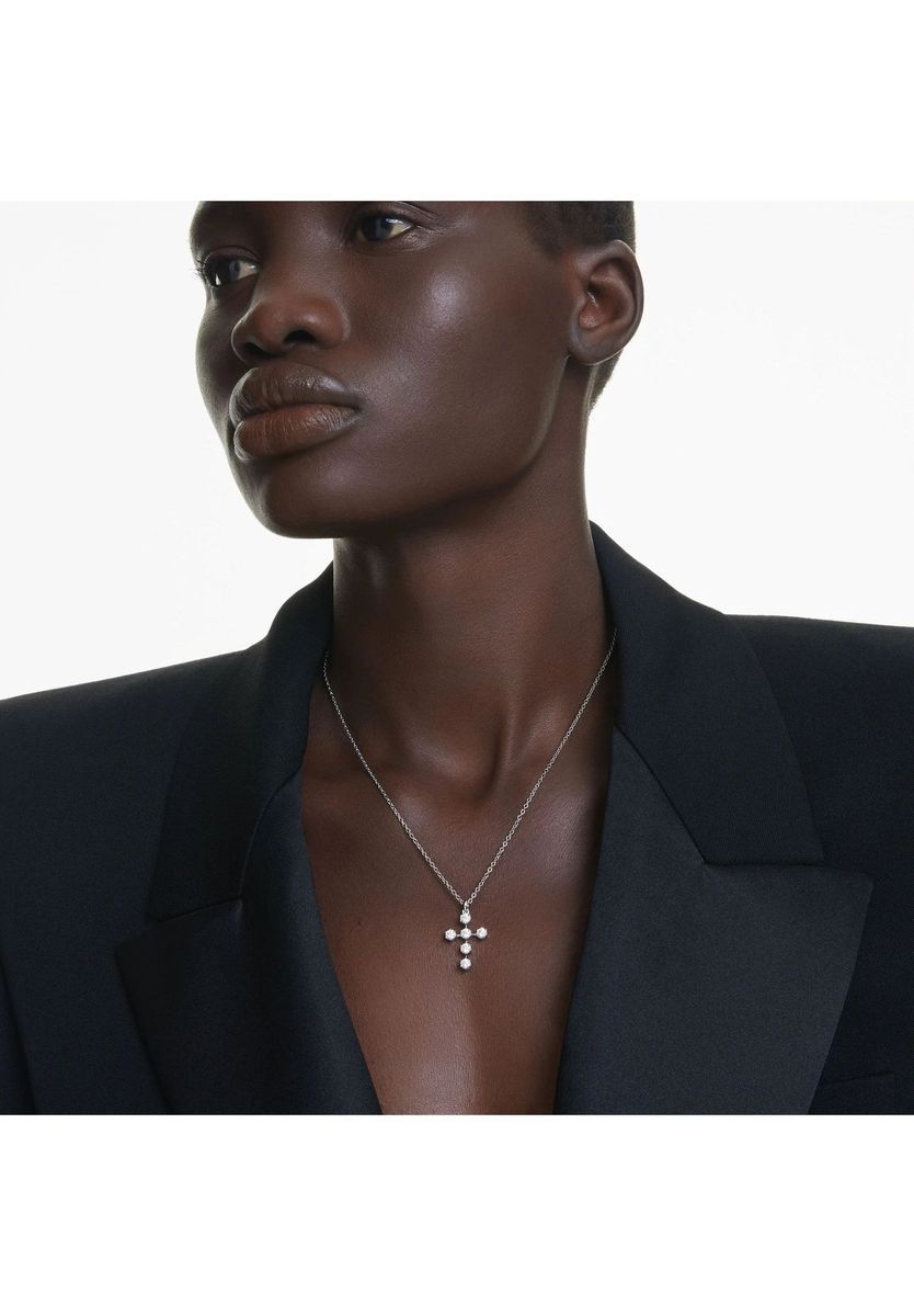 Halskette mit Kreuzanhänger mit Kristallen