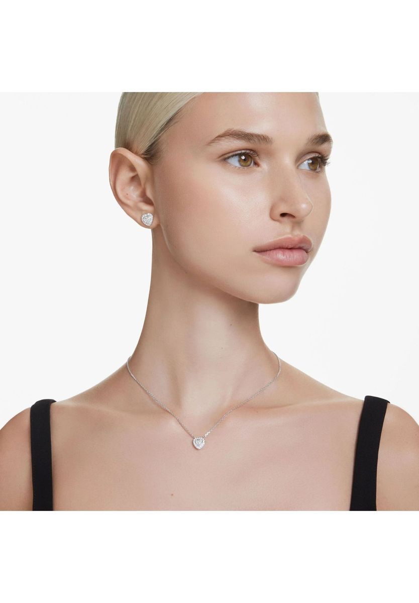 Zartes Halsketten- und Ohrring-Set mit Herzanhänger