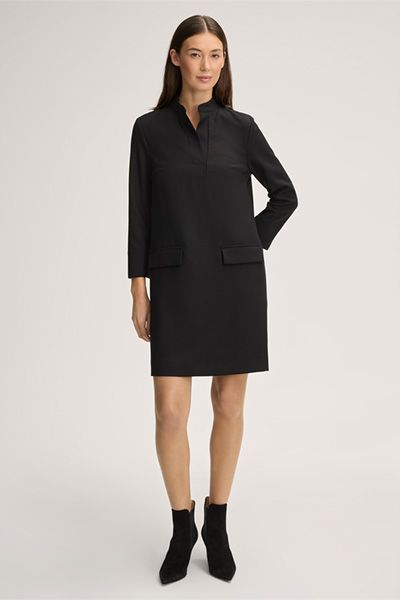 A-Linien schwarzes Crêpe-Kleid mit Stehkragen und Taschen