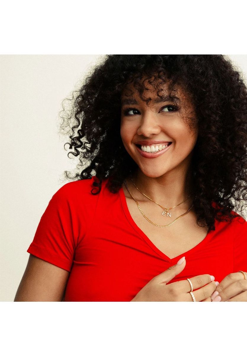 Goldener Diamantanhänger mit Initial N