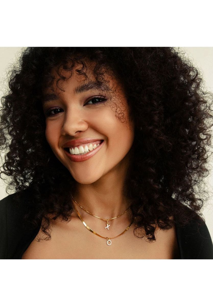 Eleganter Buchstaben O Anhänger in Gold