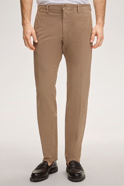 Baumwoll-Chino Cino in Camel mit geradem Bein und Gürtelschlaufen