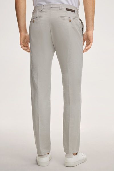Moderne Baumwoll-Chino-Hose mit Bundfalten in Hellgrau