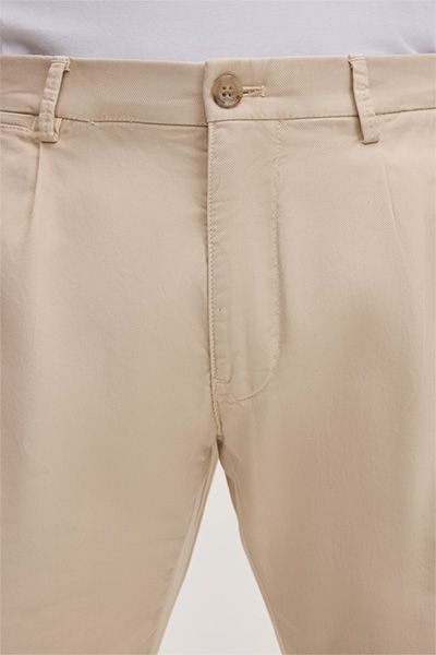 Baumwoll-Chinohose Cino mit Bundfalten in Beige