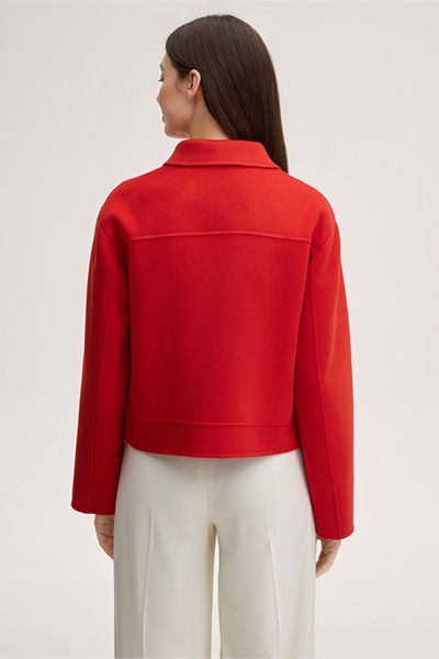 Woll-Doubleface-Doppelreiher-Jacke in Rot mit schwarzen Knöpfen