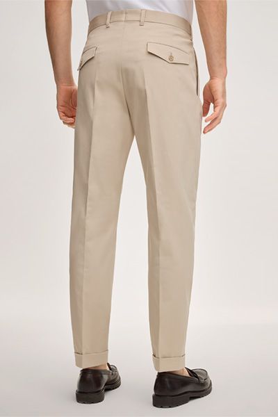 Baumwollmix-Hose Sapo mit Bundfalte und Umschlag in Beige