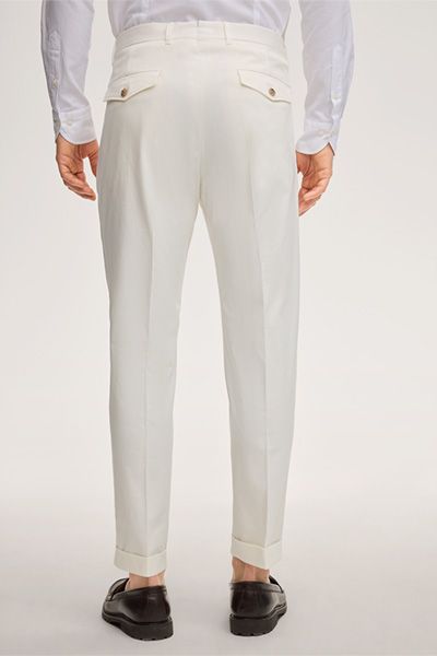 Baumwollmix-Hose Sapo mit Bundfalte in Weiß mit Umschlag