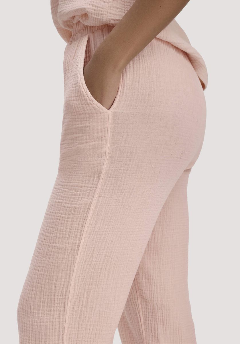hessnatur Damen Musselin Schlafhose Regular PURE COMFORT aus Bio-Baumwolle - rosa - Größe 34