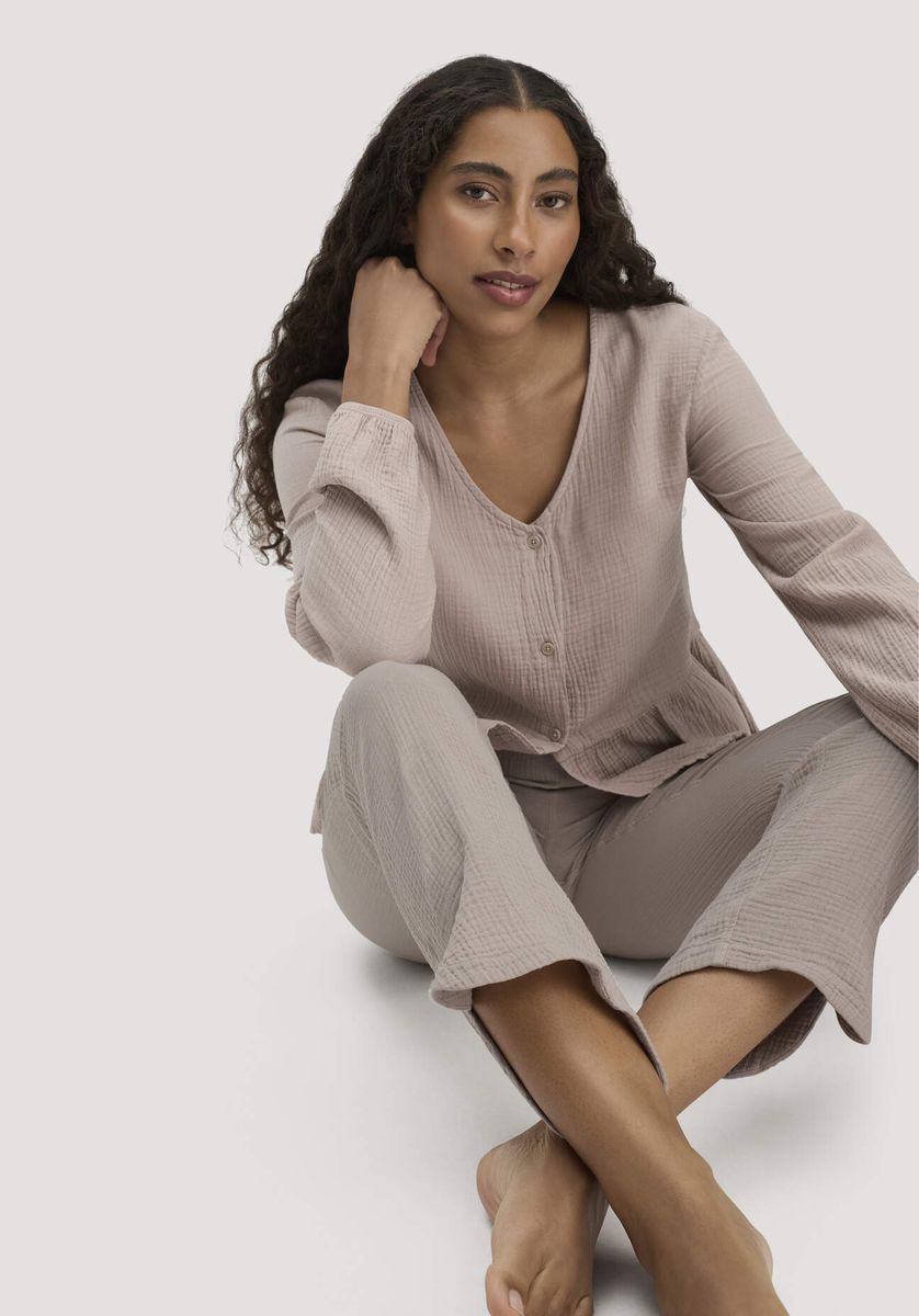 hessnatur Damen Musselin Schlafhose Regular PURE COMFORT aus Bio-Baumwolle - beige - Größe 34