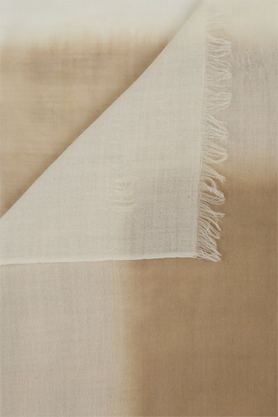 Abstrakter Wollschal mit Farbverlauf in Taupe und Weiß