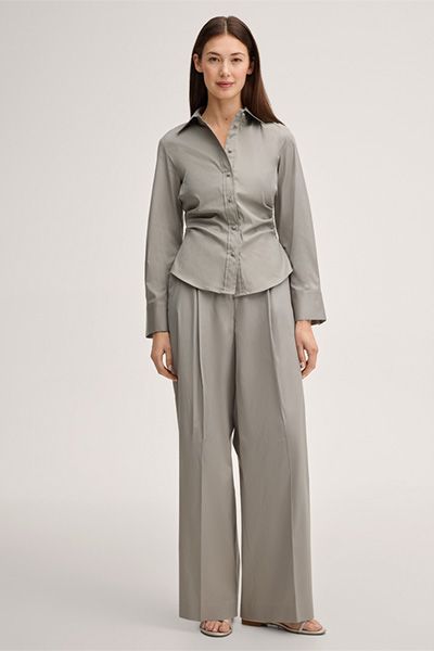 Marlene-Hose aus Baumwollmischung mit weitem Bein in Greige