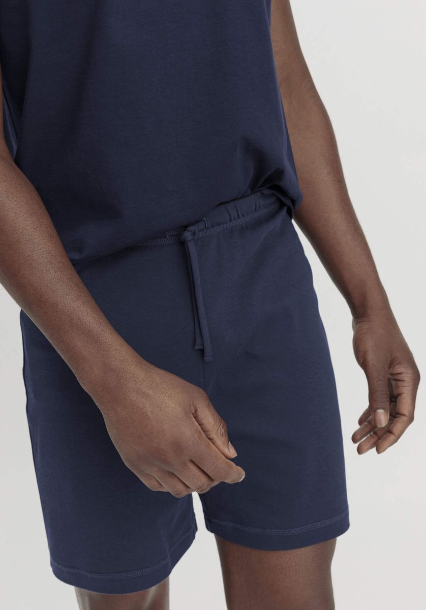 hessnatur Herren Schlaf Shorts Relaxed aus Bio-Baumwolle - blau - Größe 46