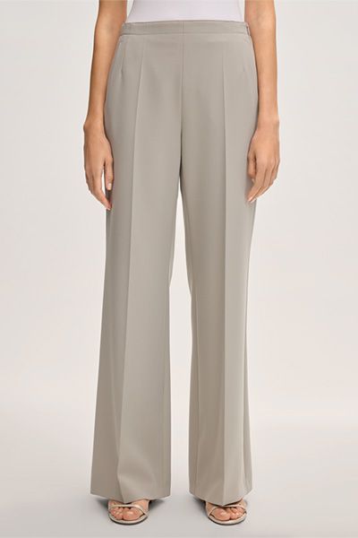 Tech-Viskose Crêpe Marlene Hose in Greige mit Falten