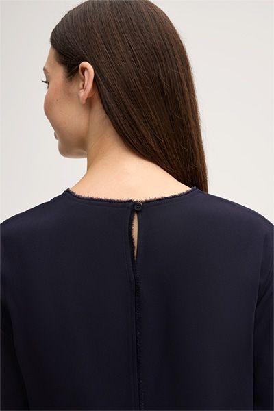 Marineblaue Crêpe Kurzarmbluse mit Fransenbesatz Rundhalsausschnitt