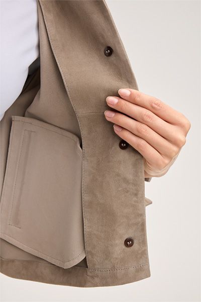 Taupe Lammveloursleder Hemdjacke mit klassischem Kragen