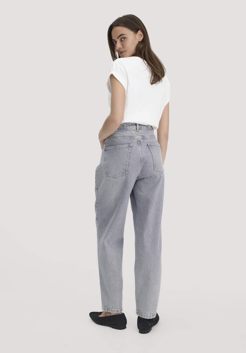 hessnatur Damen Jeans NELE Barrel Leg aus Bio-Baumwolle - grau - Größe 26/30
